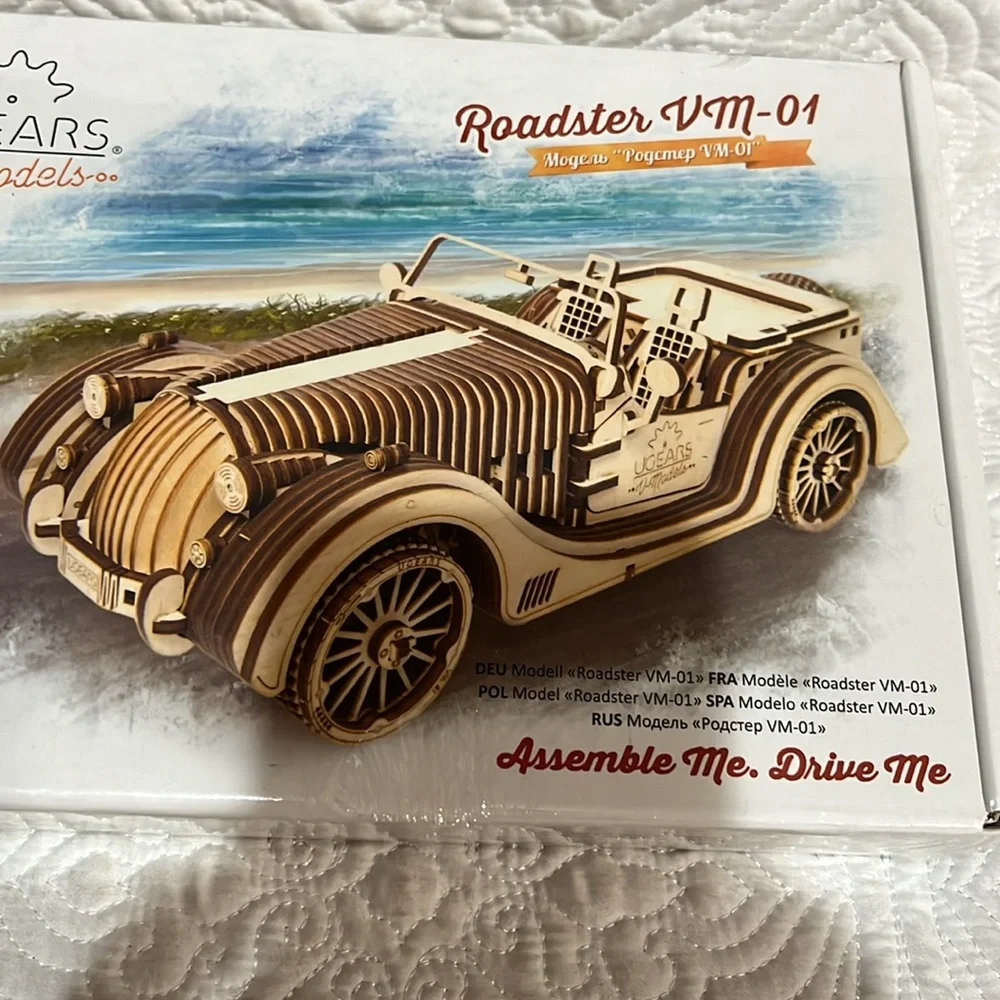 U Gears V Models‎ Roadster VM-01, new and sealed
